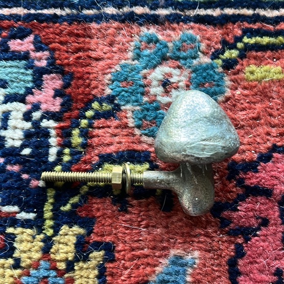 20% OFF BUNDLES! Furniture/Cabinet  Drawer/Door Knobs. 3 Mushroom & 1 Crystal. - Picture 6 of 14